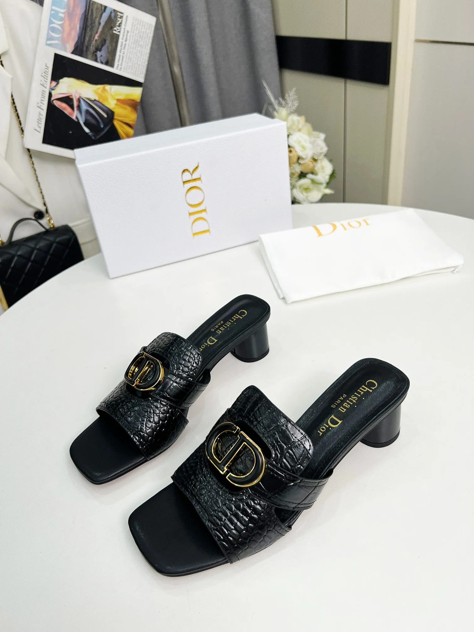 👟👟Ex-factory price 380👟👟 Genuine leather bottom +30 Dior spring and summer new style, cowhide surface, sheepskin lining + double-layer buckle, heel height 4.5cm, size 35-42